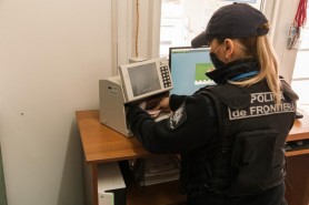 Un permis de conducere și 49 de teste Covid-19 false, identificate de polițiștii de frontieră în zilele de weekend